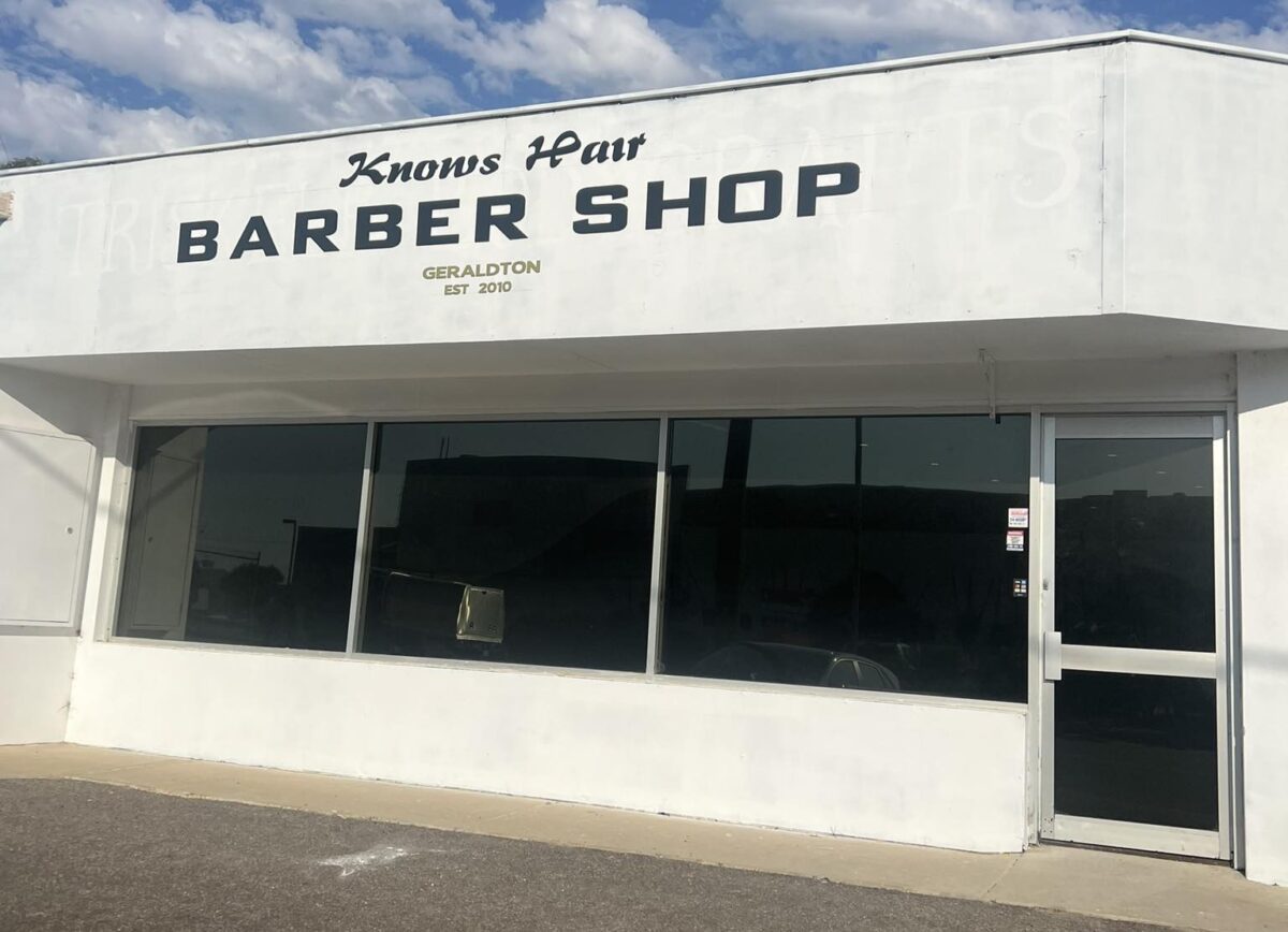 Knows Hair Barber Shop - Image 1