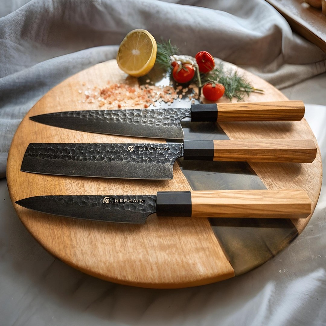 hephais logo-Picsart-AiImageEnhancer